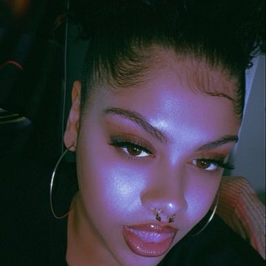 holly_that's profile picture