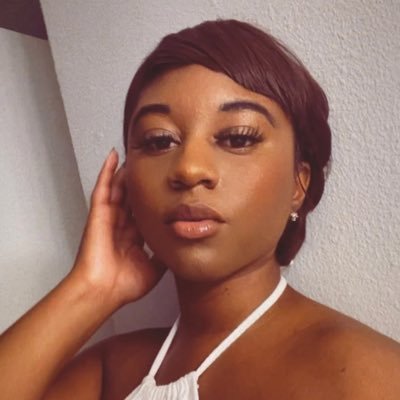 2PrettyinPink's profile picture