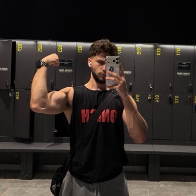 LeC's profile picture