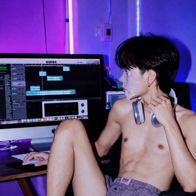 w98's profile picture
