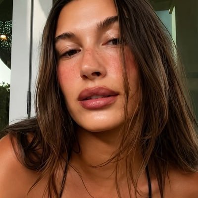 ⋆'s profile picture