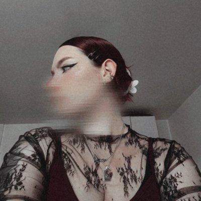  eva 𝜗𝜚 ★₊˚.⋆☾⋆⁺₊✧'s profile picture