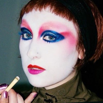 thaís's profile picture