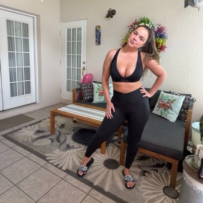 Dillion Harper's profile picture