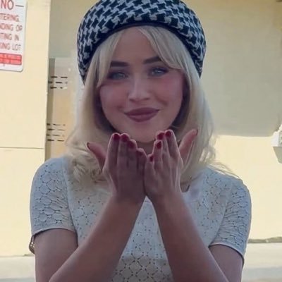 stuqidsongs's profile picture