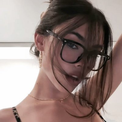 ⋆'s profile picture