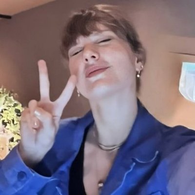 larinha ☁️'s profile picture