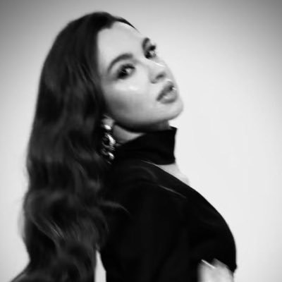 zoya's profile picture