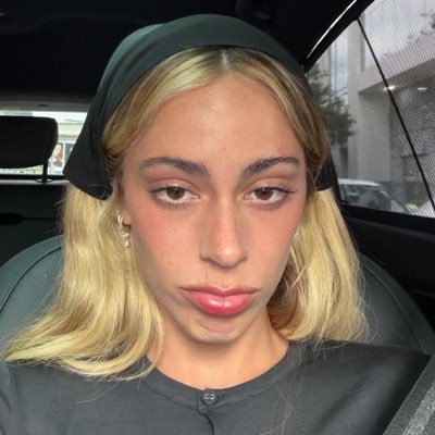 valeria's profile picture