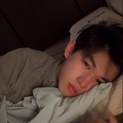 ze27910's profile picture
