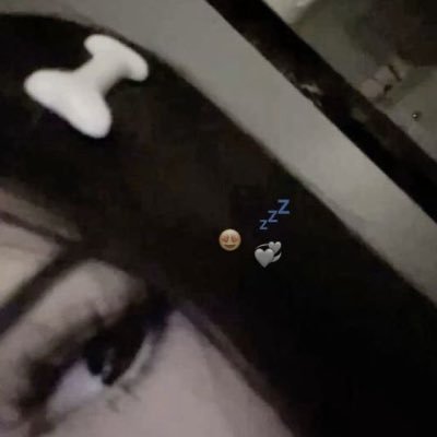 lonelytiana's profile picture