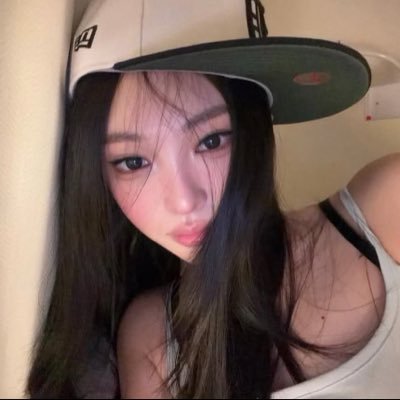 max's profile picture