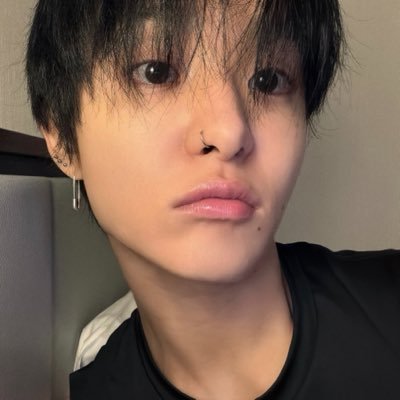 이응's profile picture
