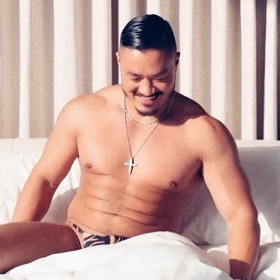 英's profile picture