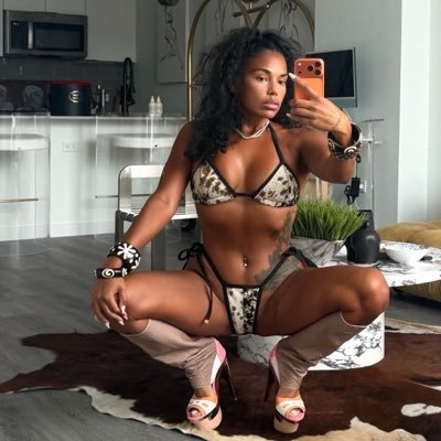 loveinfewwords's profile picture