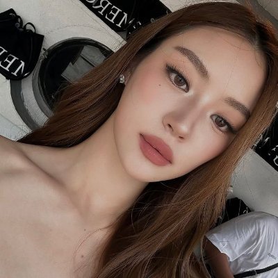 skyfloome's profile picture