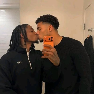 Gay Vibes ๐'s profile picture