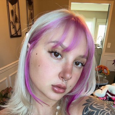 Skylar V’s 🎇's profile picture