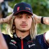 Max right middle finger's profile picture