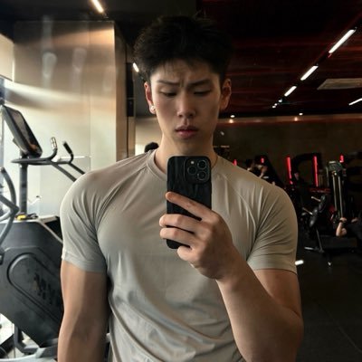 顶楼1️⃣哥's profile picture