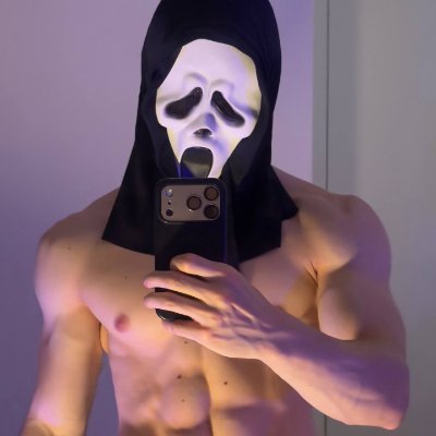 tomlovemask's profile picture
