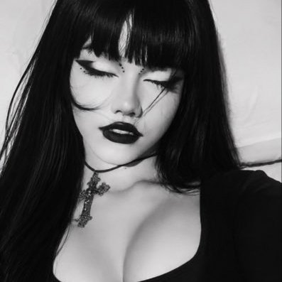 MandyWh0's profile picture