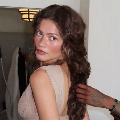 almi's profile picture
