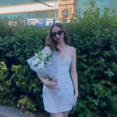 e's profile picture