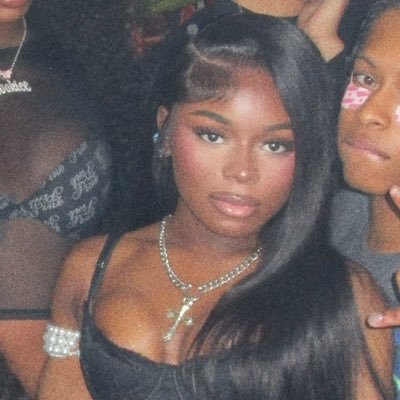 𐙚𝔅𝔯𝔞𝔱𝔷 𝔡𝔬𝔩𝔩's profile picture