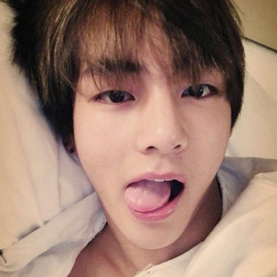 ⁷ IS SEEING BTS's profile picture