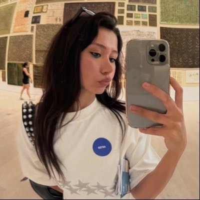 Damla's profile picture