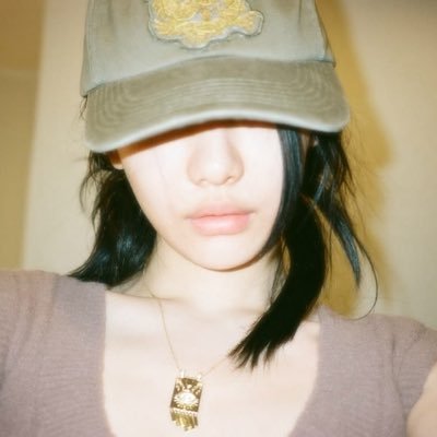 e's profile picture
