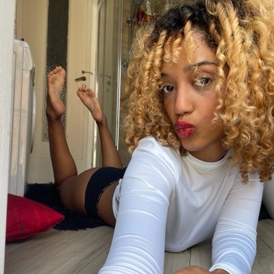 bikyfeets's profile picture