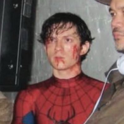 oli ⟢ saw bnd's profile picture