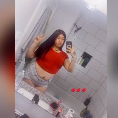 𝓂𝑒𝓁𝒶𝓃𝒾𝑒 🖤's profile picture