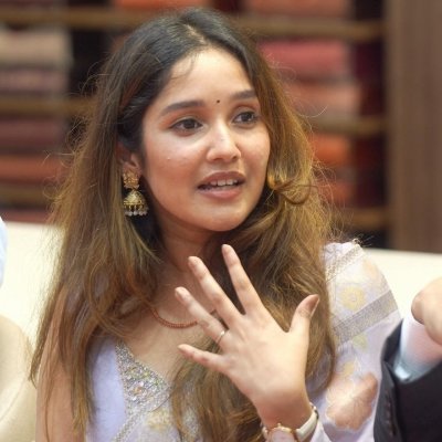ANIKHA FAN'S CLUB 😍's profile picture