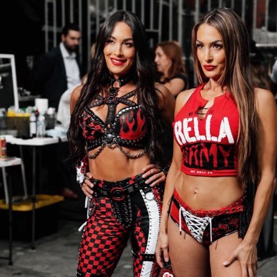 WomensQueens's profile picture