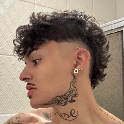 nik's profile picture