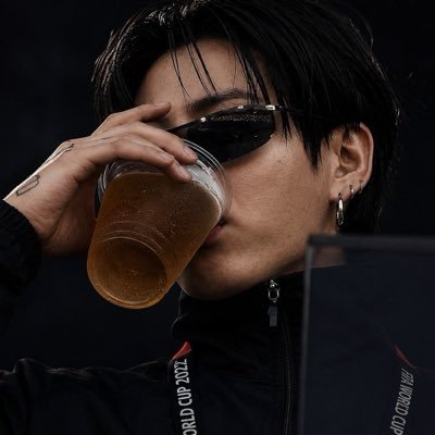 tony vió a bts's profile picture