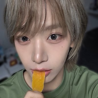 ari is 행복해 🐸💢's profile picture
