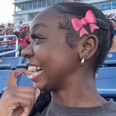 the new bombshell🎀's profile picture