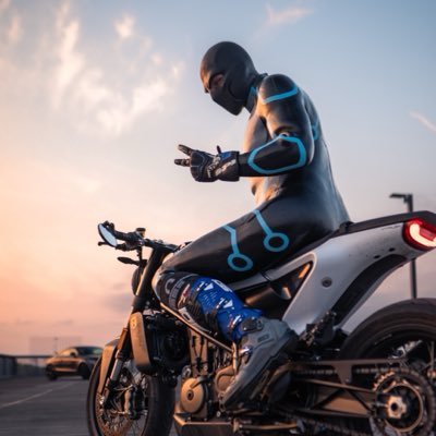 𝗦𝗧𝗢𝗥𝗠's profile picture