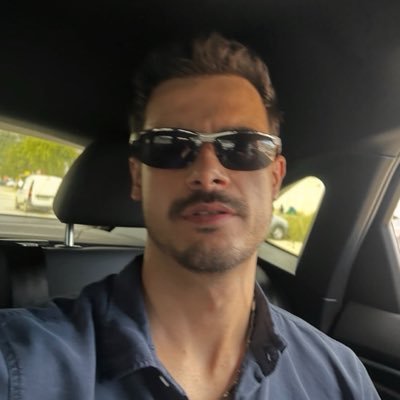 i's profile picture