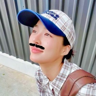 𝘮𝘺𝘻𝘰𝘯𝘦 - busy's profile picture