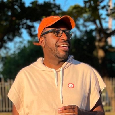 costaverso's profile picture