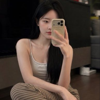 B A B Y.M O O N 🔺's profile picture