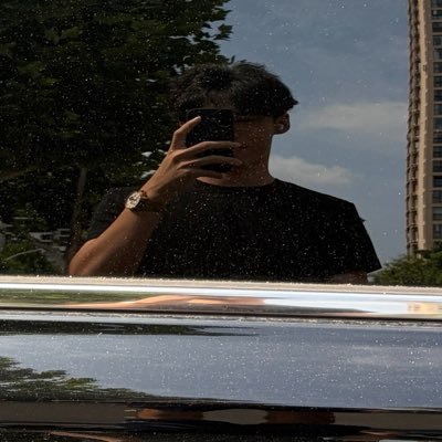 L's profile picture