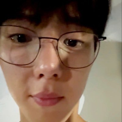 yiyi ₊✩‧🍎🐻's profile picture