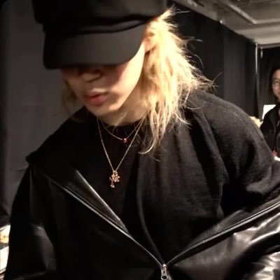 bee ⁷ misses bts's profile picture
