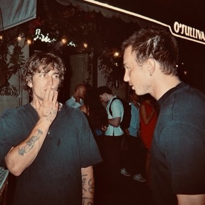 𝐛𝐞𝐥𝐥𝐲's profile picture